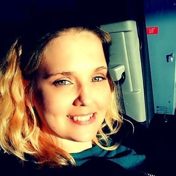 Meet your Posher, Kayla - Picture 1 of 1